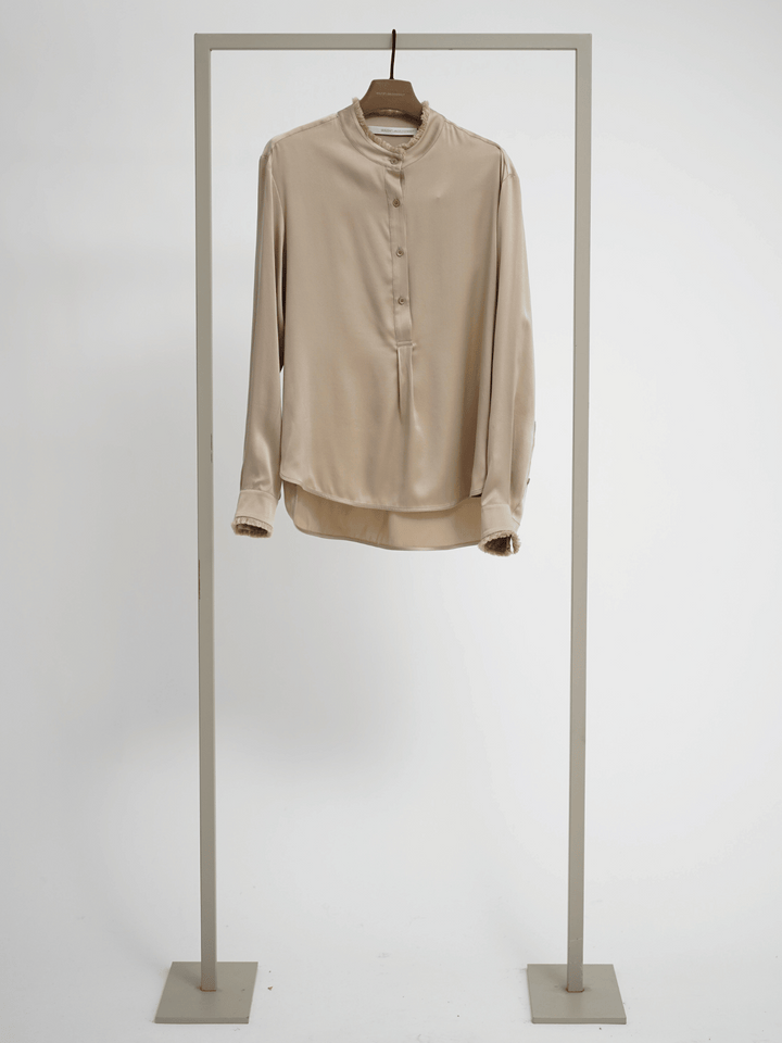 blouse stand-up collar