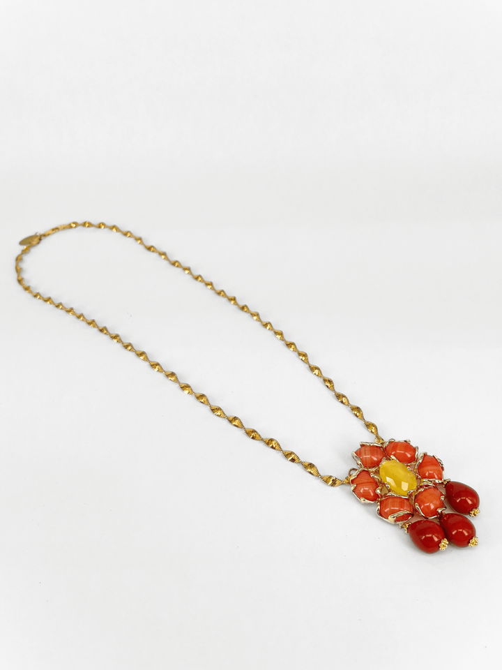 Domna necklace with flower pendant